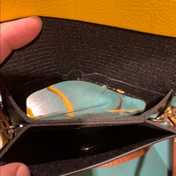 Sports Cellphone Purse - Picture 3 of 5